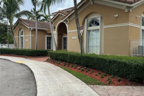 Touwnhouse à louer à Miami, Floride: 3 chambres, 148.83 m2 № 1850738 - photo 27