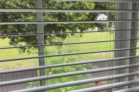 Touwnhouse à louer à Miami, Floride: 3 chambres, 148.83 m2 № 1850738 - photo 20