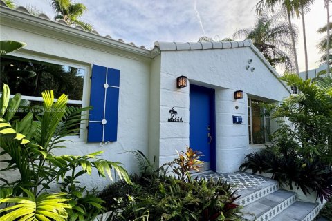 Casa en venta en Miami, Florida, 3 dormitorios № 1811477 - foto 15