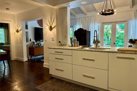 Casa en venta en Miami, Florida, 3 dormitorios № 1811477 - foto 9
