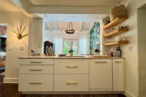 Casa en venta en Miami, Florida, 3 dormitorios № 1811477 - foto 3