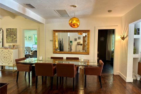 Casa en venta en Miami, Florida, 3 dormitorios № 1811477 - foto 30