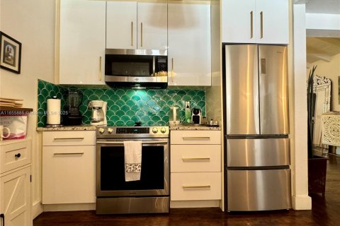 Casa en venta en Miami, Florida, 3 dormitorios № 1811477 - foto 6