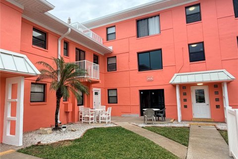 Copropriété à vendre à Saint Pete Beach, Floride: 2 chambres, 72.46 m2 № 2395591 - photo 2