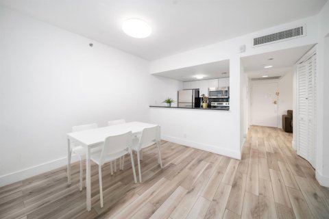 Купить кондоминиум в Майами-Бич, Флорида 4 комнаты, 52.95м2, № 2183058 - фото 10