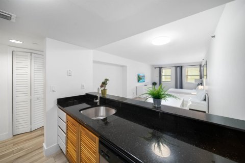 Купить кондоминиум в Майами-Бич, Флорида 4 комнаты, 52.95м2, № 2183058 - фото 6