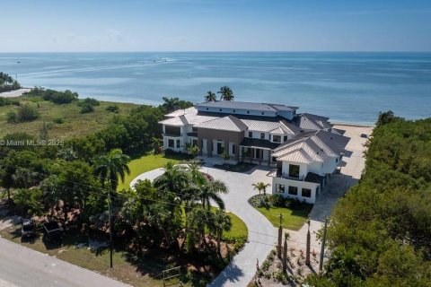 House in Marathon, Florida 9 bedrooms, 1743.13 sq.m. № 1811146 - photo 4