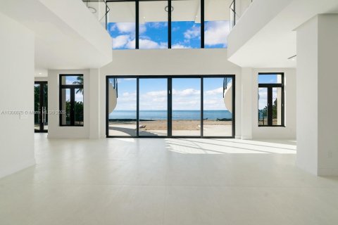 House in Marathon, Florida 9 bedrooms, 1743.13 sq.m. № 1811146 - photo 20