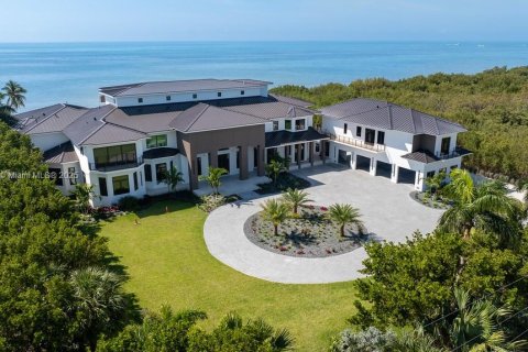 House in Marathon, Florida 9 bedrooms, 1743.13 sq.m. № 1811146 - photo 2