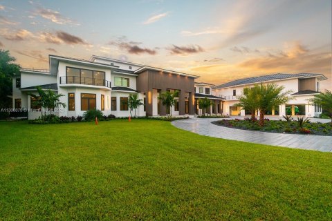 House in Marathon, Florida 9 bedrooms, 1743.13 sq.m. № 1811146 - photo 13