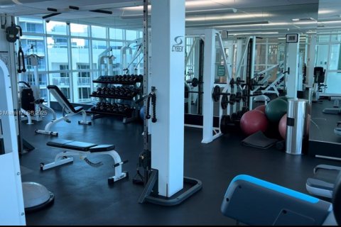 Condo in Miami, Florida, 1 bedroom  № 1932342 - photo 11