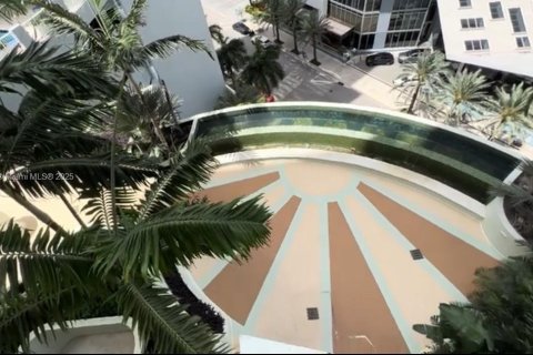 Condo in Miami, Florida, 1 bedroom  № 1932342 - photo 13