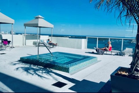 Condo in Miami, Florida, 1 bedroom  № 1932342 - photo 8