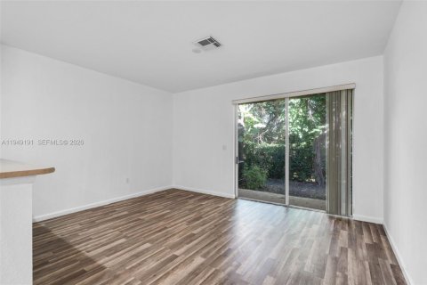 Copropriété à vendre à Miami Gardens, Floride: 3 chambres, 131.83 m2 № 2010990 - photo 7