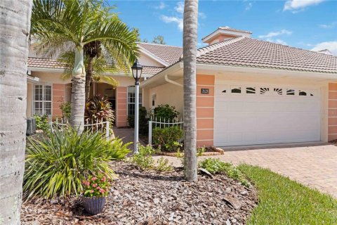 House in North Port, Florida 2 bedrooms, 136.75 sq.m. № 1883047 - photo 1