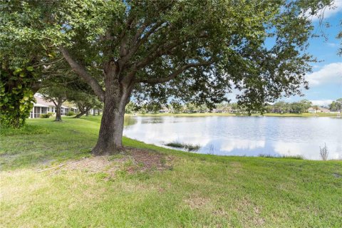 House in North Port, Florida 2 bedrooms, 136.75 sq.m. № 1883047 - photo 2