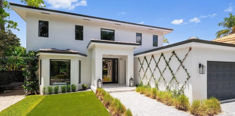 House in South Miami, Florida 4 bedrooms, 300.91 sq.m. № 1966768