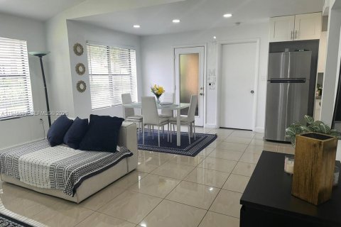 Купить кондоминиум в Майами, Флорида 2 спальни, 90.95м2, № 2062074 - фото 3