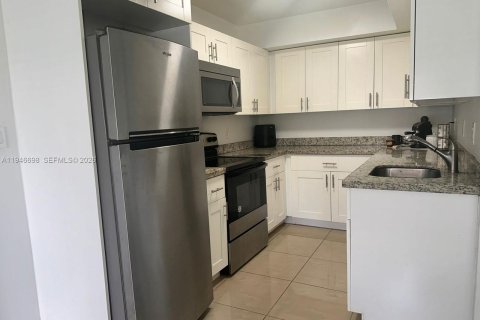 Купить кондоминиум в Майами, Флорида 2 спальни, 90.95м2, № 2062074 - фото 8