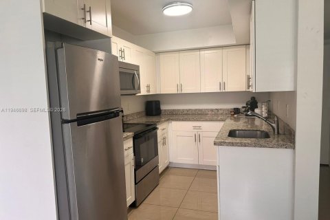 Купить кондоминиум в Майами, Флорида 2 спальни, 90.95м2, № 2062074 - фото 9