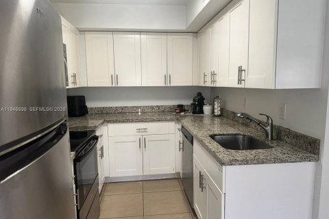 Купить кондоминиум в Майами, Флорида 2 спальни, 90.95м2, № 2062074 - фото 6