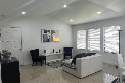 Купить кондоминиум в Майами, Флорида 2 спальни, 90.95м2, № 2062074 - фото 4