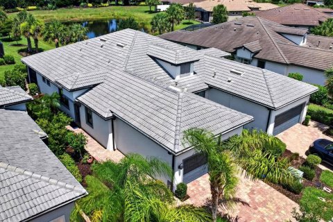 Villa ou maison à vendre à Sarasota, Floride: 2 chambres, 143.81 m2 № 2416953 - photo 2