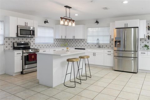 Villa ou maison à louer à Ocklawaha, Floride: 3 chambres, 180.88 m2 № 1854042 - photo 3