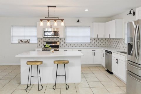 Villa ou maison à louer à Ocklawaha, Floride: 3 chambres, 180.88 m2 № 1854042 - photo 5