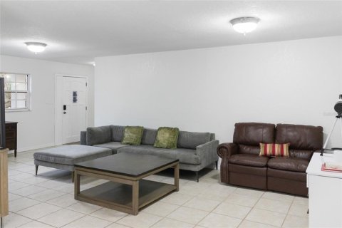 Villa ou maison à louer à Ocklawaha, Floride: 3 chambres, 180.88 m2 № 1854042 - photo 7