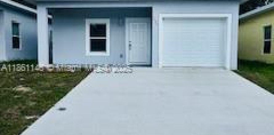 Casa en Sebring, Florida 3 dormitorios, 123.56 m2 № 1961409