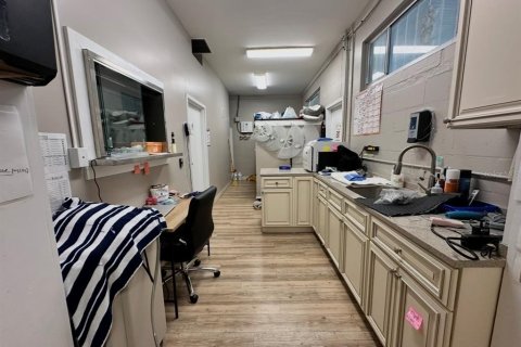 Commercial property in Ormond Beach, Florida 195.09 sq.m. № 2205342 - photo 17