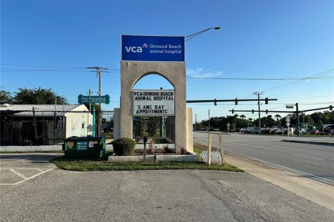 Commercial property in Ormond Beach, Florida 195.09 sq.m. № 2205342 - photo 3