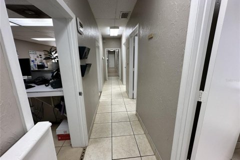 Commercial property in Ormond Beach, Florida 195.09 sq.m. № 2205342 - photo 9