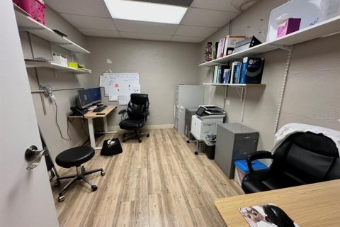 Commercial property in Ormond Beach, Florida 195.09 sq.m. № 2205342 - photo 19