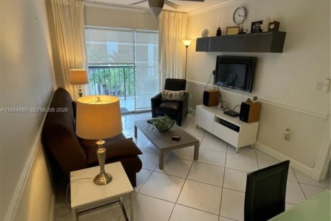 Купить кондоминиум в Санни-Айлс-Бич, Флорида 2 спальни, 70.05м2, № 2047131 - фото 5