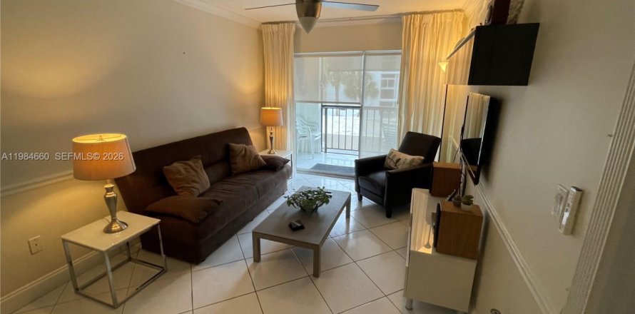 Кондоминиум с 2 спальнями в Санни-Айлс-Бич, Флорида № 2047131