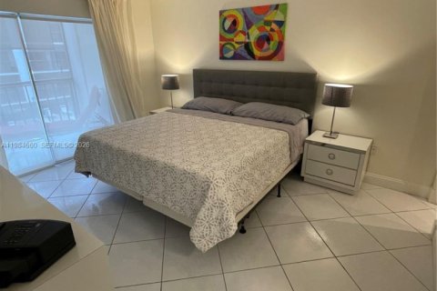 Купить кондоминиум в Санни-Айлс-Бич, Флорида 2 спальни, 70.05м2, № 2047131 - фото 13