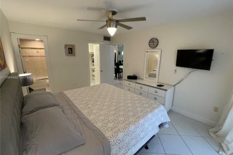 Купить кондоминиум в Санни-Айлс-Бич, Флорида 2 спальни, 70.05м2, № 2047131 - фото 16