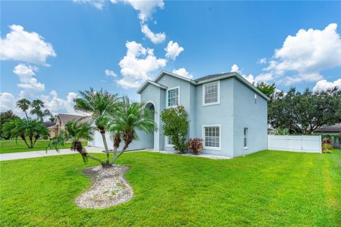 House in Port Orange, Florida 4 bedrooms, 192.49 sq.m. № 1916211 - photo 3
