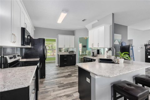 House in Port Orange, Florida 4 bedrooms, 192.49 sq.m. № 1916211 - photo 14