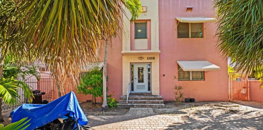 Hotel en Miami Beach, Florida № 2001704