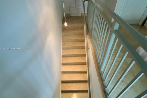 Condo in Sunny Isles Beach, Florida, 4 bedrooms  № 1949686 - photo 20