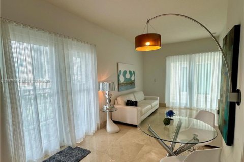 Condo in Sunny Isles Beach, Florida, 4 bedrooms  № 1949686 - photo 13