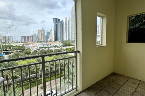Condo in Sunny Isles Beach, Florida, 4 bedrooms  № 1949686 - photo 11