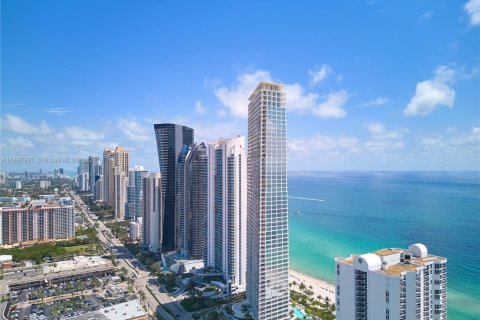 Condo in Sunny Isles Beach, Florida, 4 bedrooms  № 1949686 - photo 5