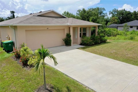 Casa en venta en Port Charlotte, Florida, 3 dormitorios, 152.92 m2 № 1886043 - foto 1