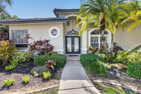 House in Delray Beach, Florida 3 bedrooms, 181.25 sq.m. № 2254896 - photo 3