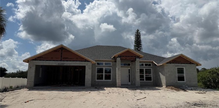 House in North Port, Florida 4 bedrooms, 201.51 sq.m. № 2218085
