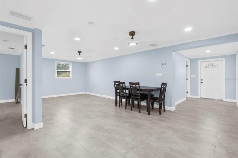 House in Bradenton, Florida 6 bedrooms, 151.9 sq.m. № 1856623 - photo 8